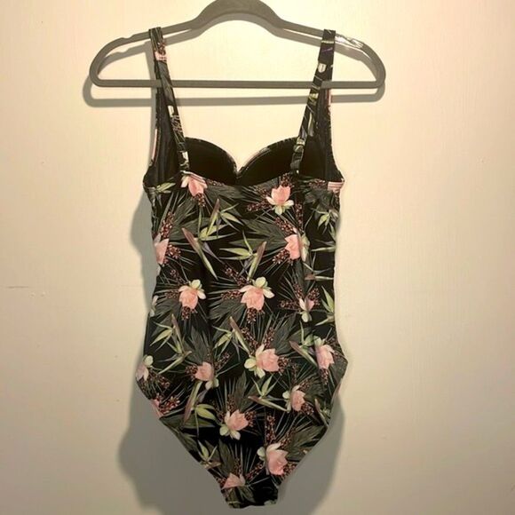 Niptuck- Floral One Piece Tummy Control Multi-Fit Cup Ruched Swimsuit- Size 10 - Picture 2 of 7